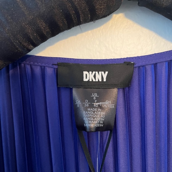 DKNY size 8 - Picture 3 of 10